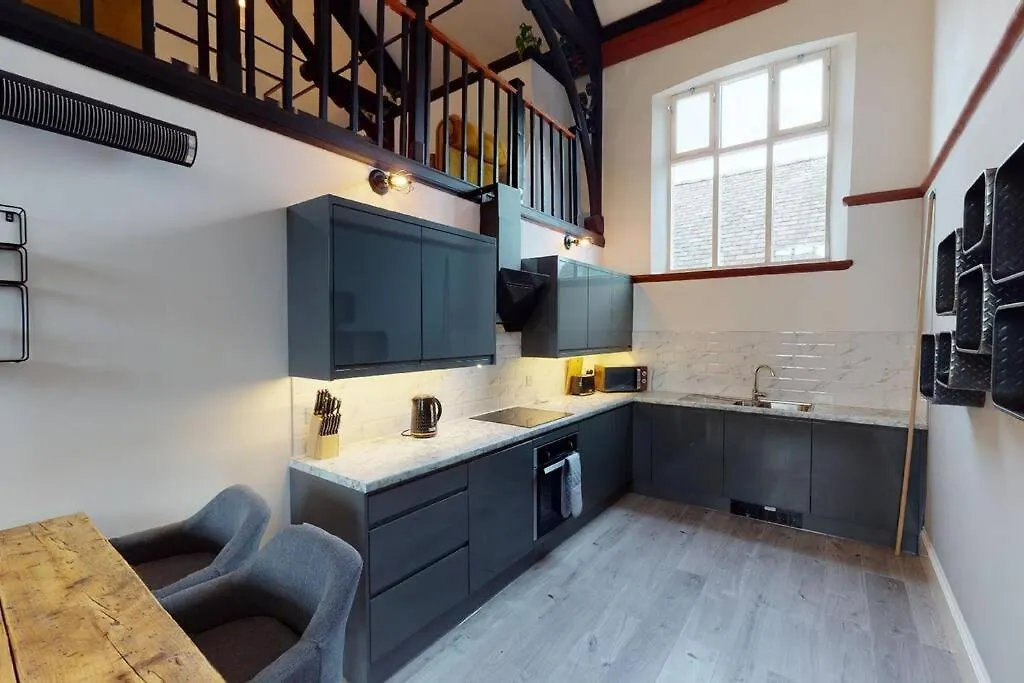 Hu1 Boutique City Apartment- Sleeps 6 Kingston upon Hull