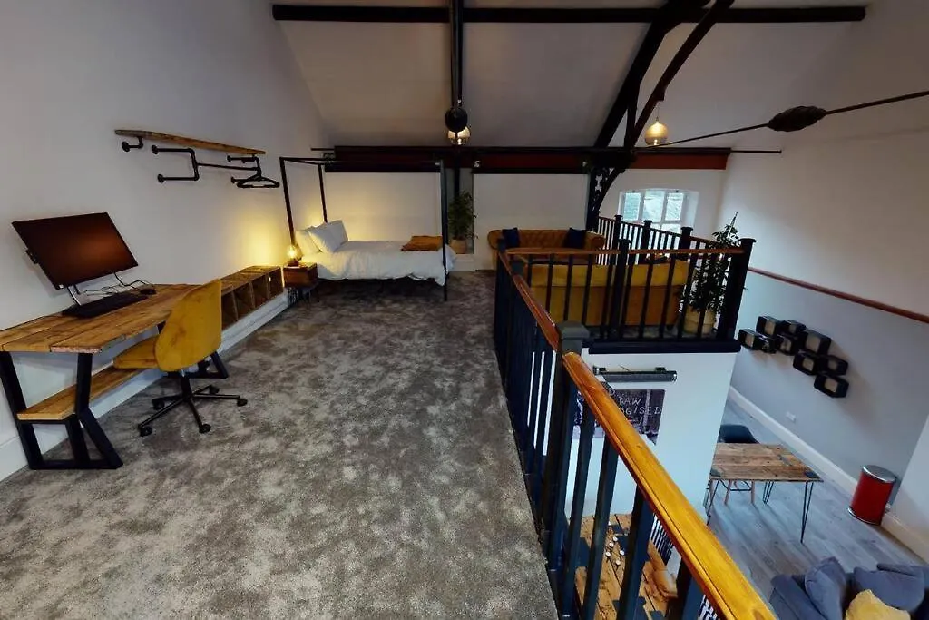 Hu1 Boutique City Apartment- Sleeps 6 Kingston upon Hull