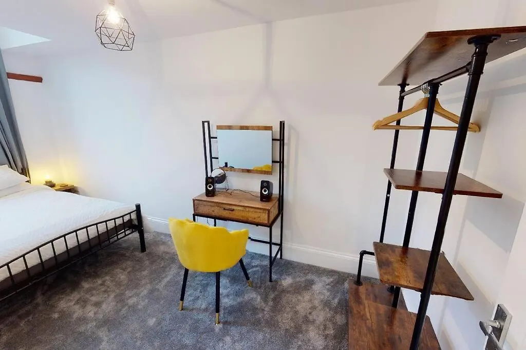Hu1 Boutique City Apartment- Sleeps 6 Kingston upon Hull United Kingdom